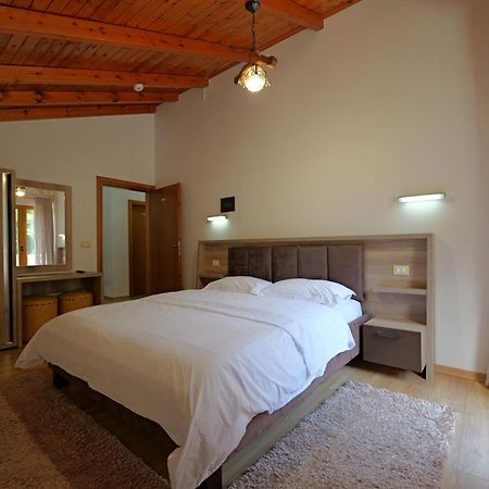 Hotel Sofo Dukat Bagian luar foto