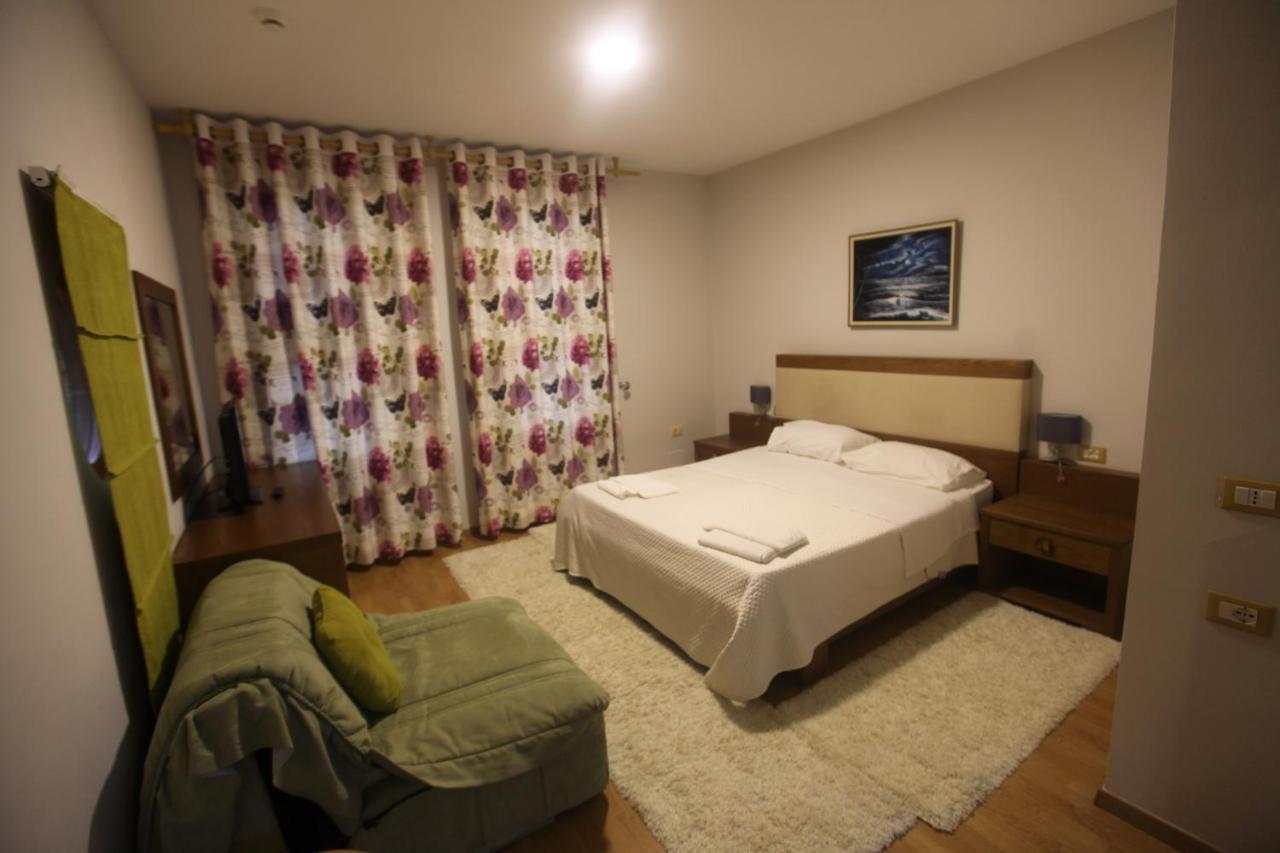 Hotel Sofo Dukat Bagian luar foto