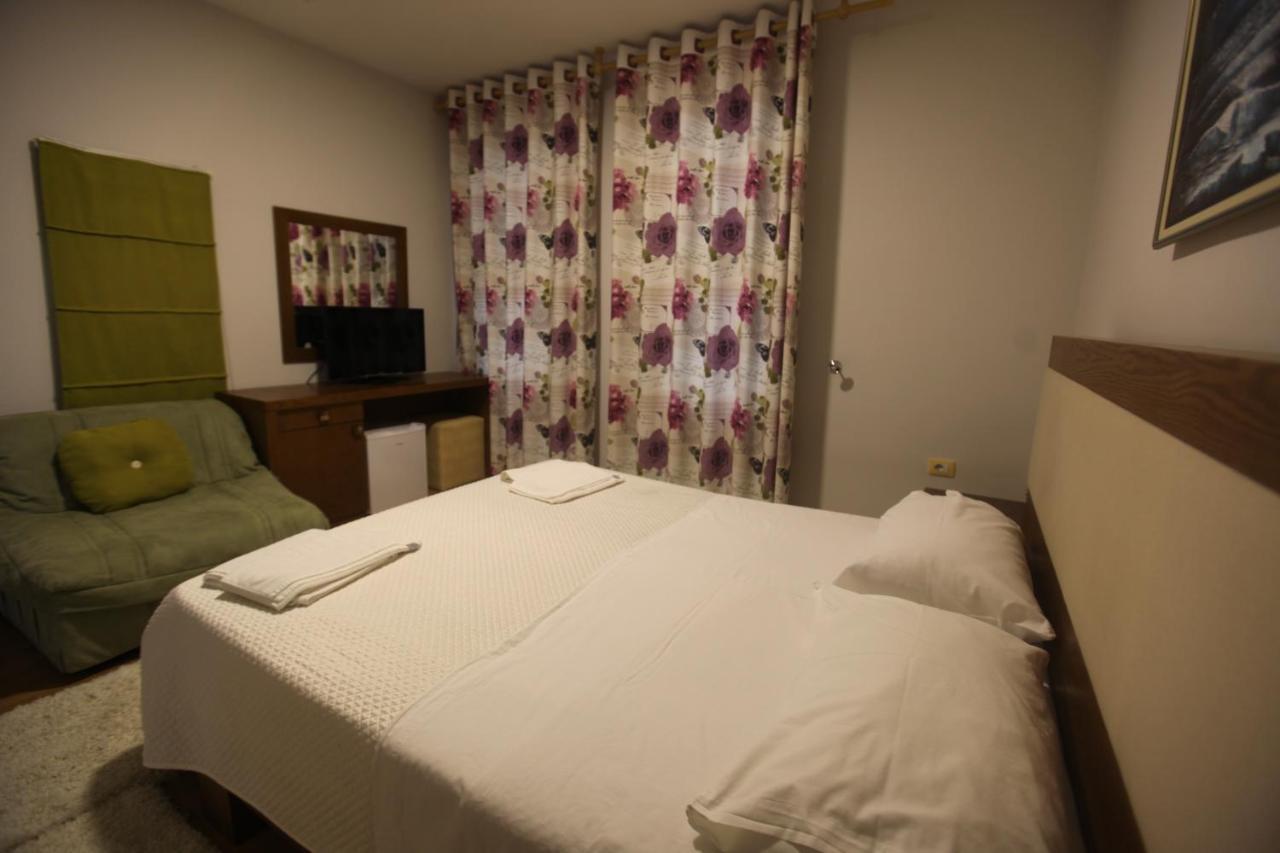 Hotel Sofo Dukat Bagian luar foto