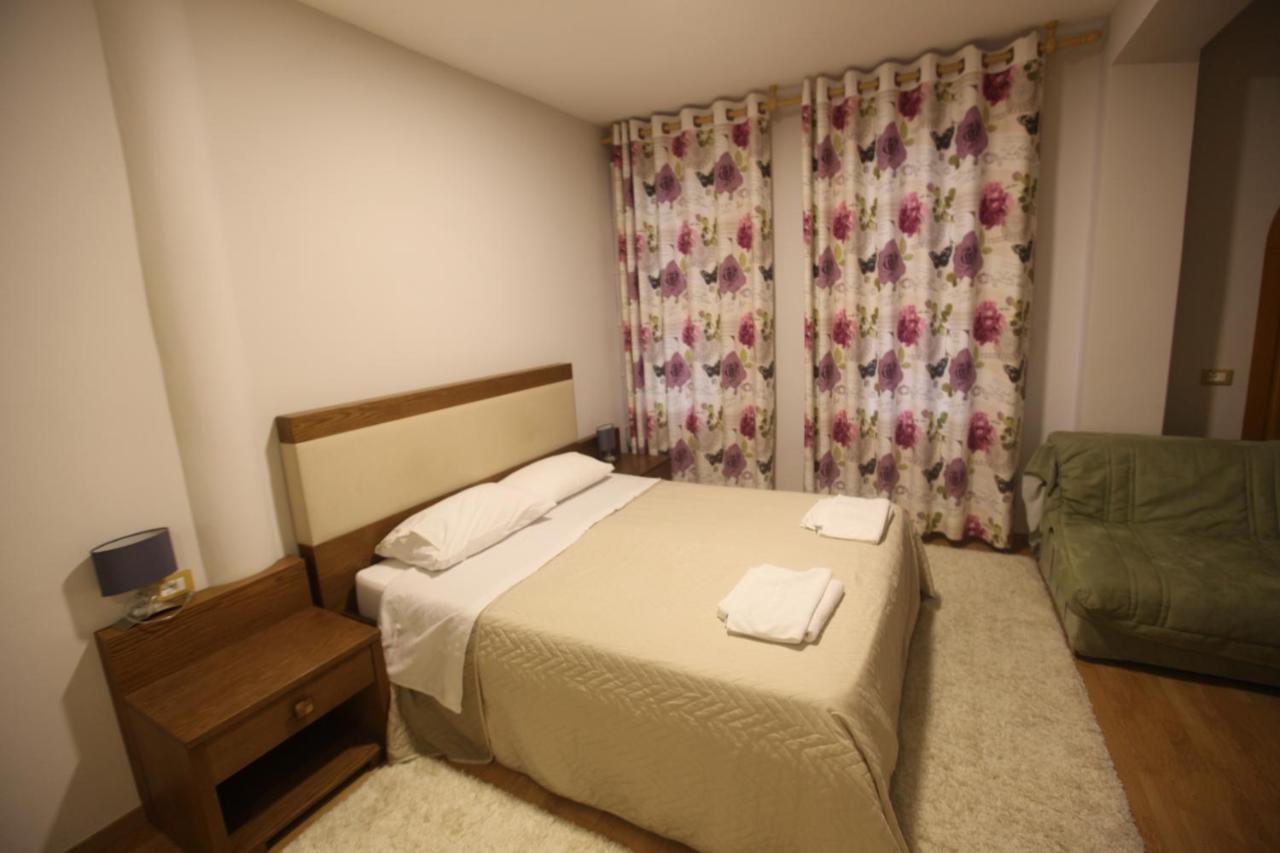 Hotel Sofo Dukat Bagian luar foto