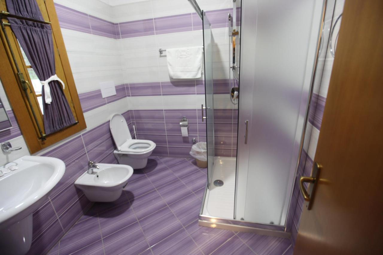 Hotel Sofo Dukat Bagian luar foto