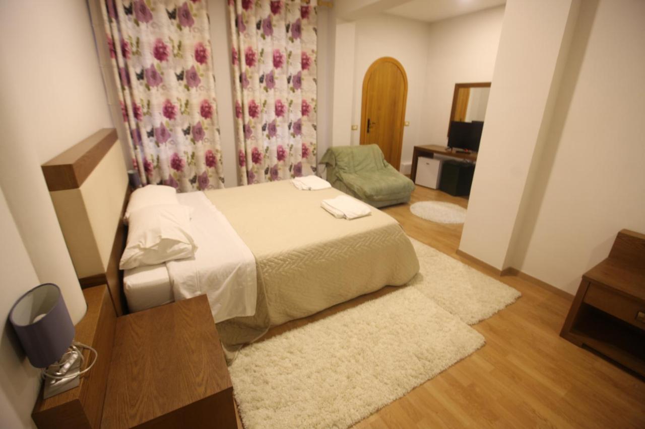 Hotel Sofo Dukat Bagian luar foto