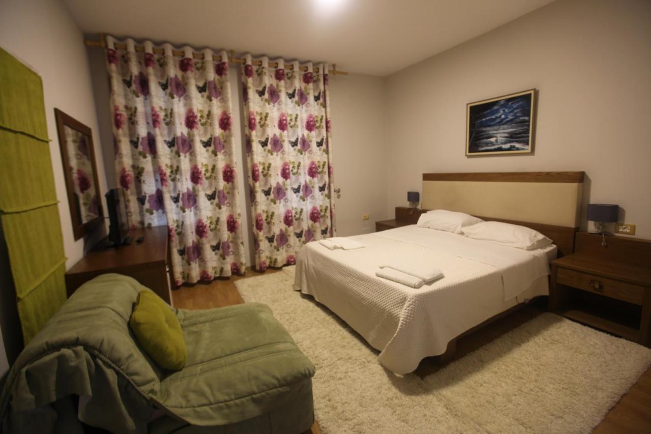 Hotel Sofo Dukat Bagian luar foto