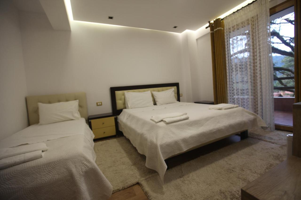 Hotel Sofo Dukat Bagian luar foto