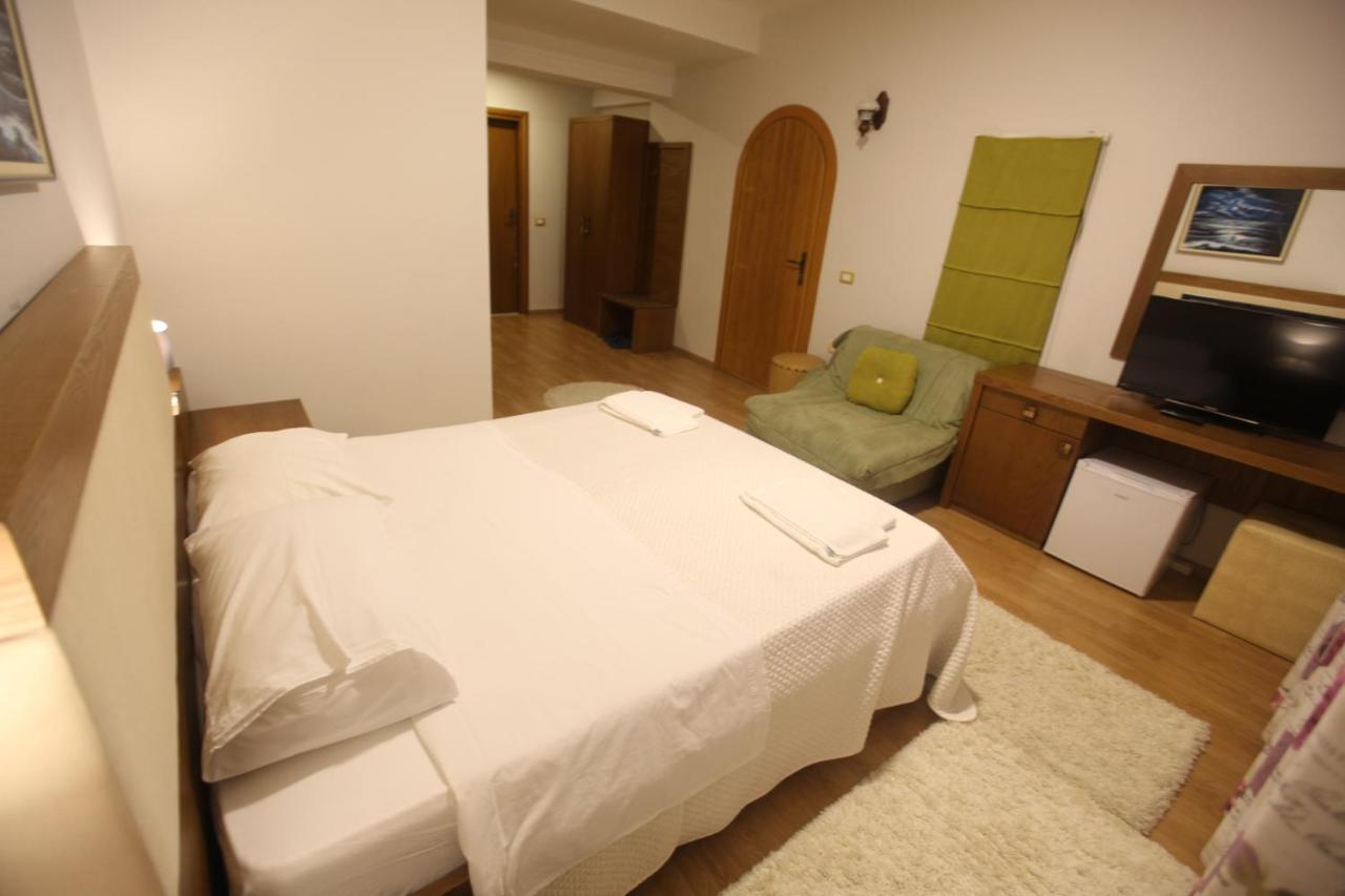 Hotel Sofo Dukat Bagian luar foto