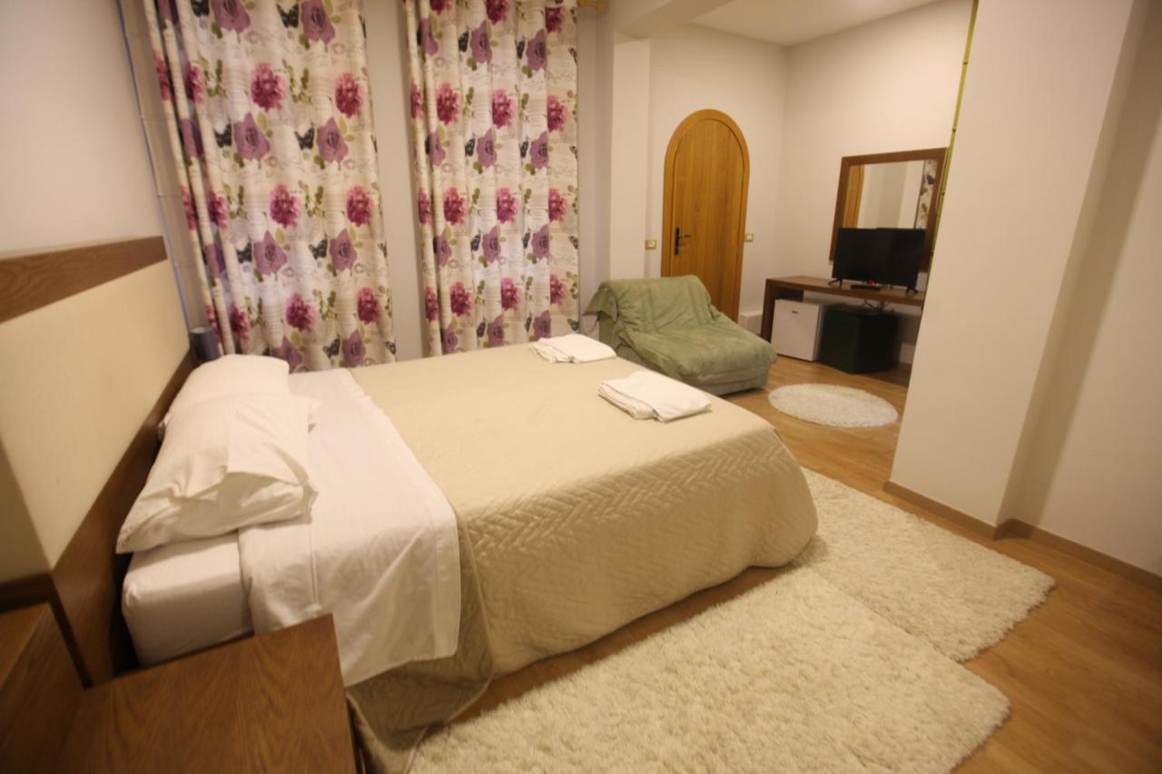 Hotel Sofo Dukat Bagian luar foto