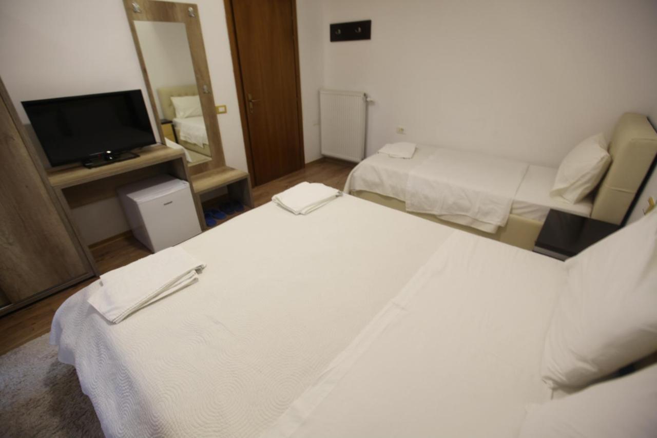 Hotel Sofo Dukat Bagian luar foto
