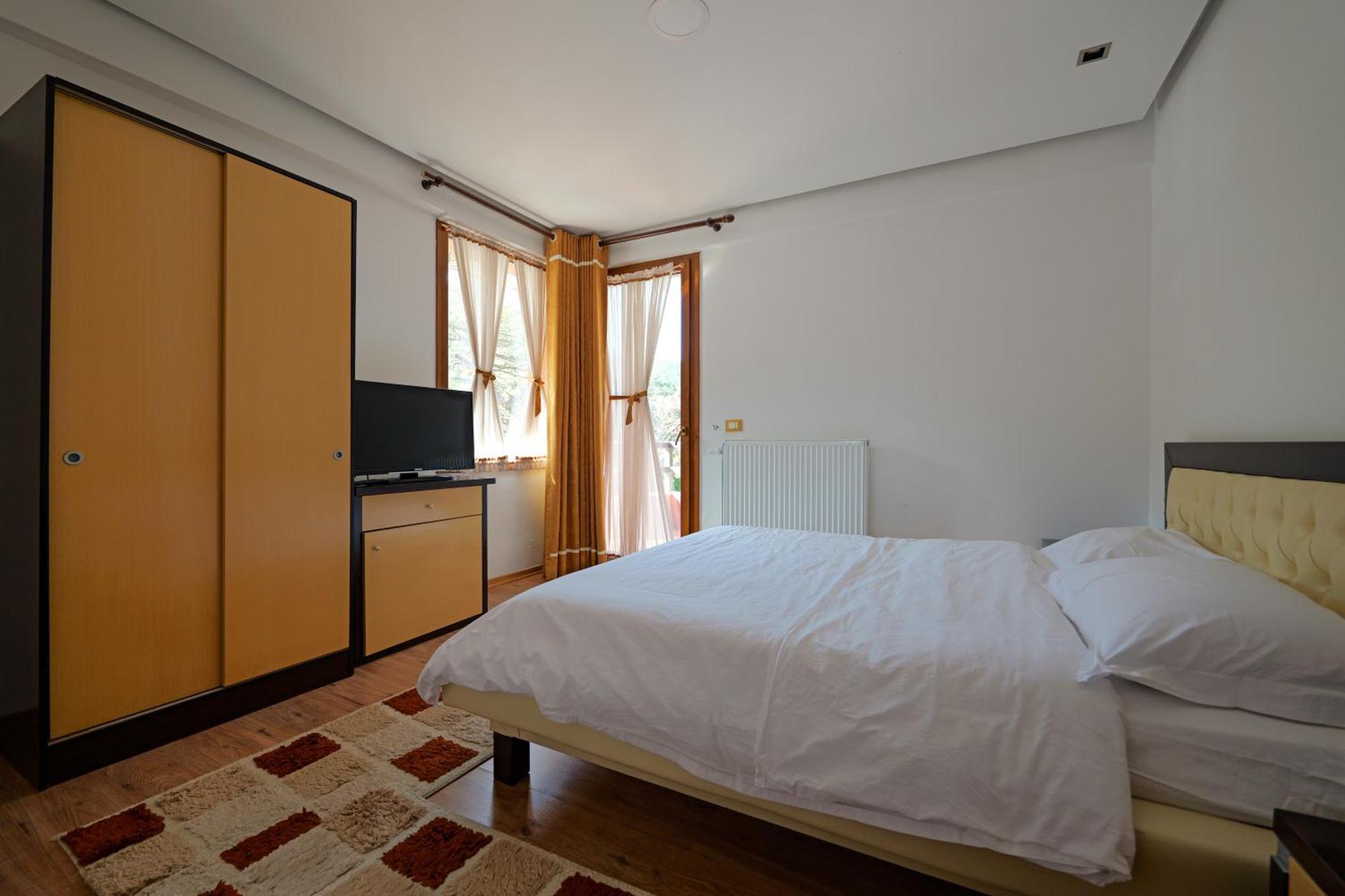 Hotel Sofo Dukat Bagian luar foto