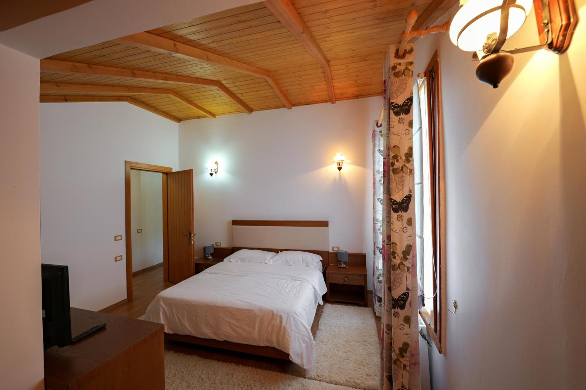 Hotel Sofo Dukat Bagian luar foto