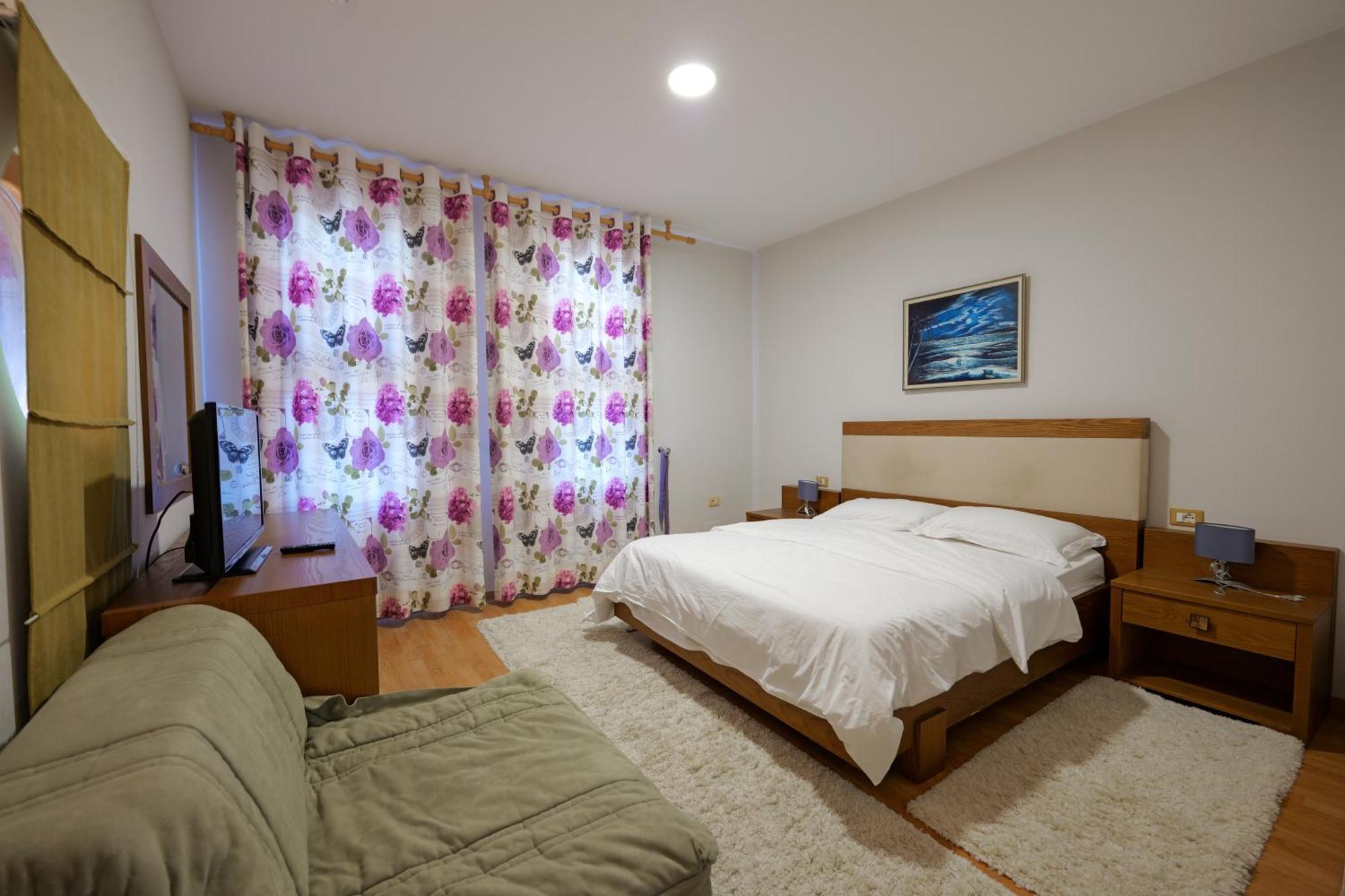 Hotel Sofo Dukat Bagian luar foto