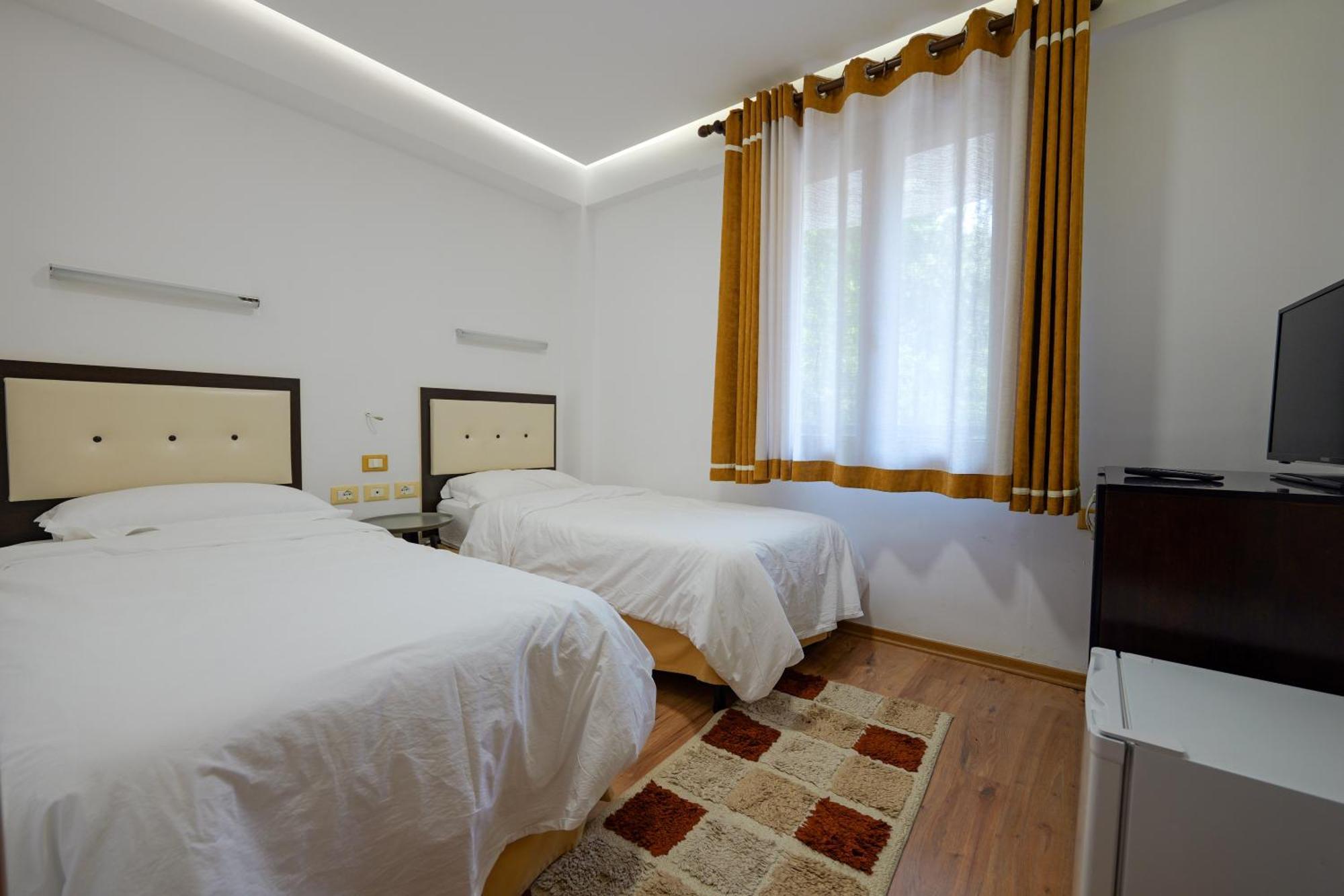 Hotel Sofo Dukat Bagian luar foto